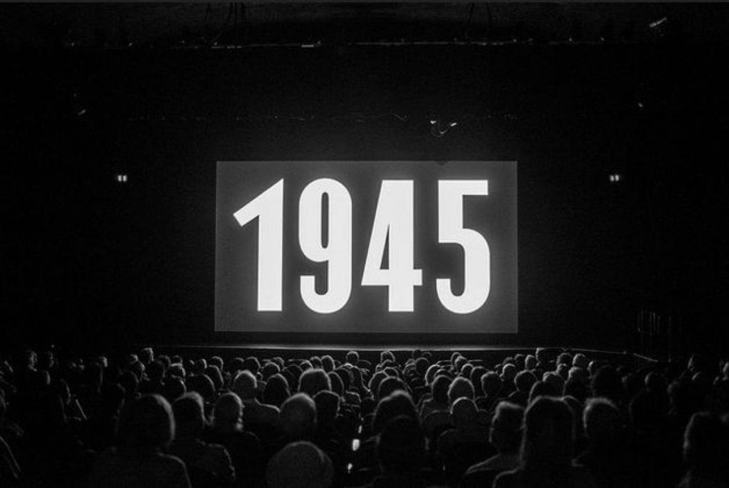 1945 — Közönségtalálkozó
